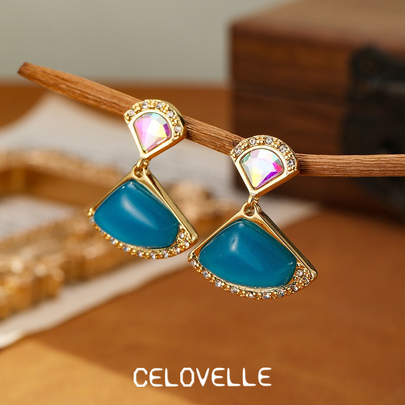 Evadne Petal Sculptural Stud Earrings product image 7