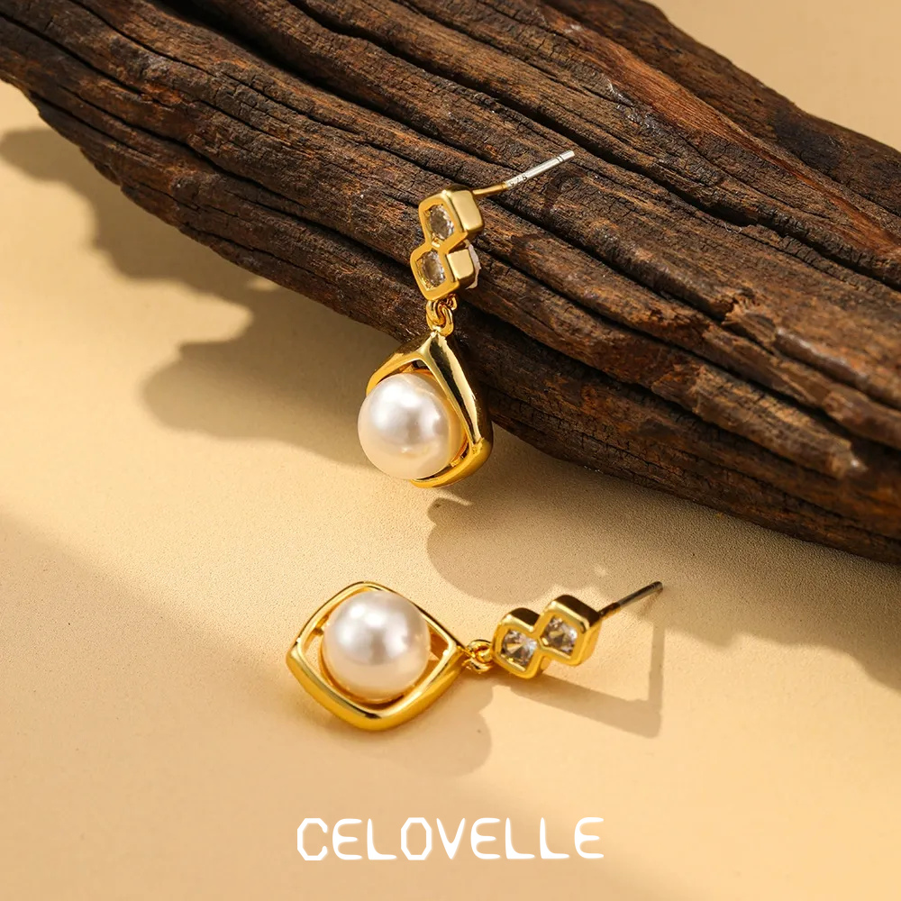 Noelle Bloom Pearl Crystal Stud Earrings product image 2