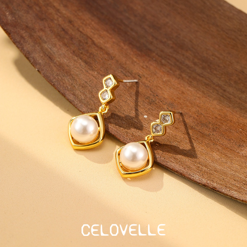 Noelle Bloom Pearl Crystal Stud Earrings product image 4