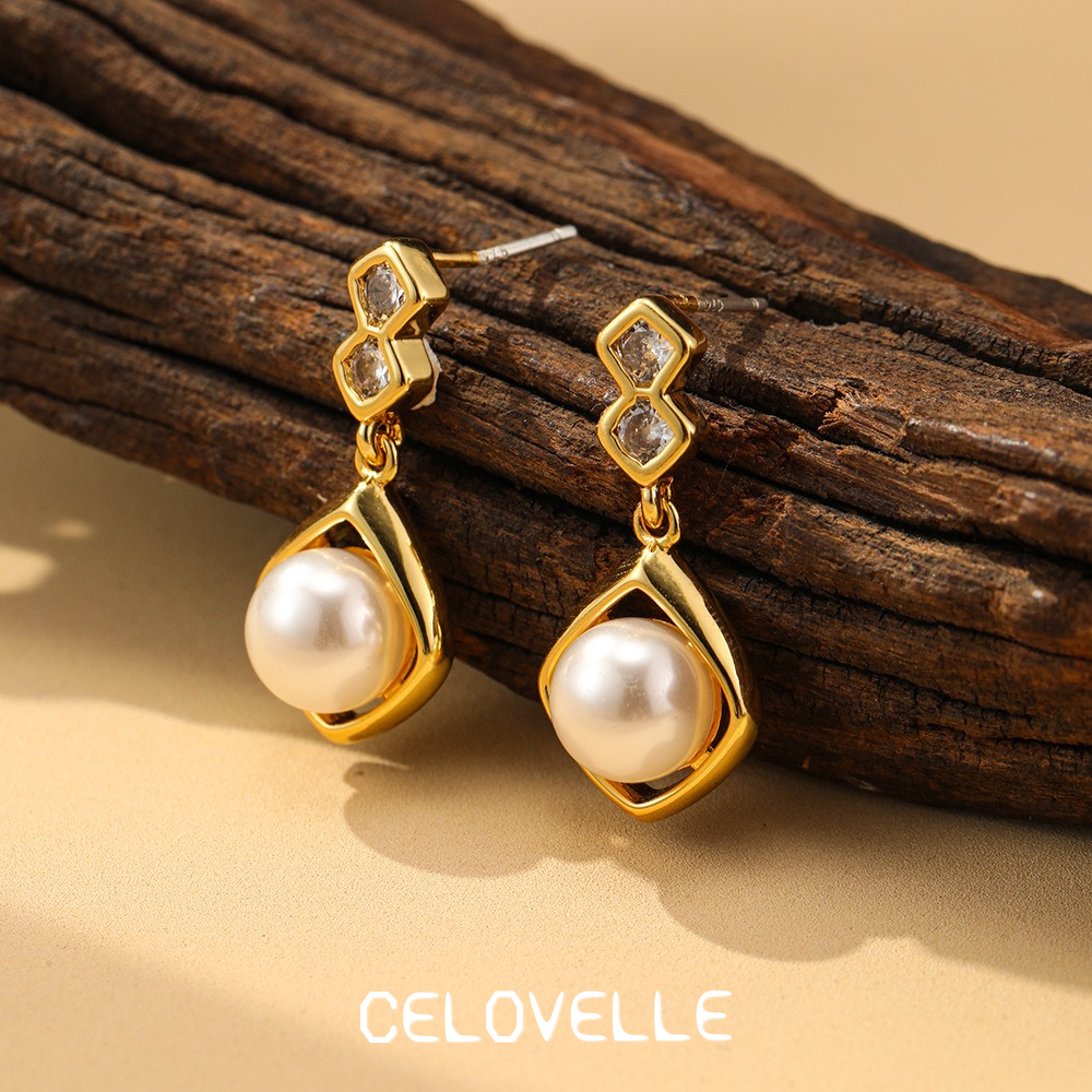 Noelle Bloom Pearl Crystal Stud Earrings product image 5