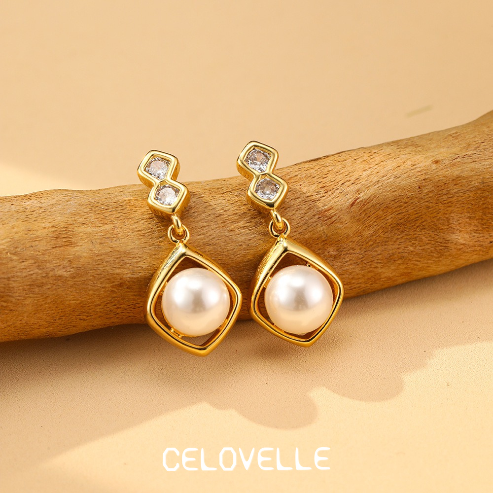 Noelle Bloom Pearl Crystal Stud Earrings product image 7
