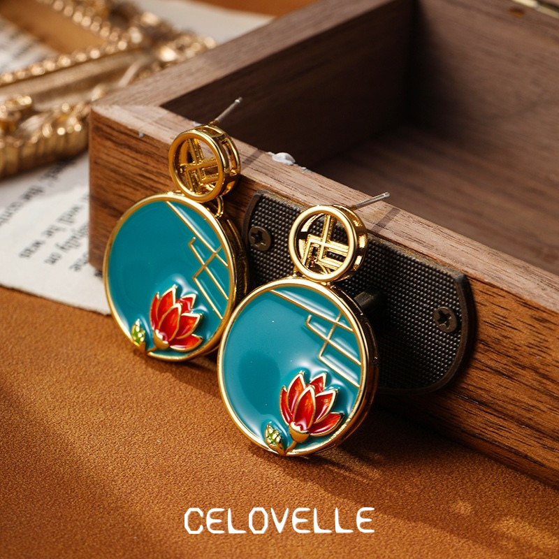 Evadne Lustre Lotus Fringe Stud Earrings product image 8