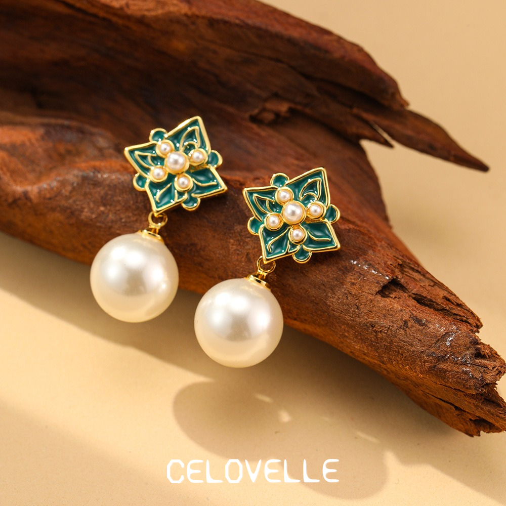 Liora Halo Pearl Floral Drop Earrings product image 6