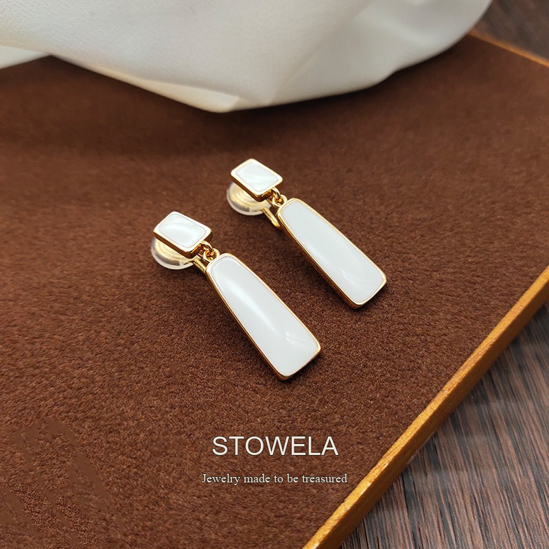 Élan Geometric Clip-On Drop Earrings product image 3