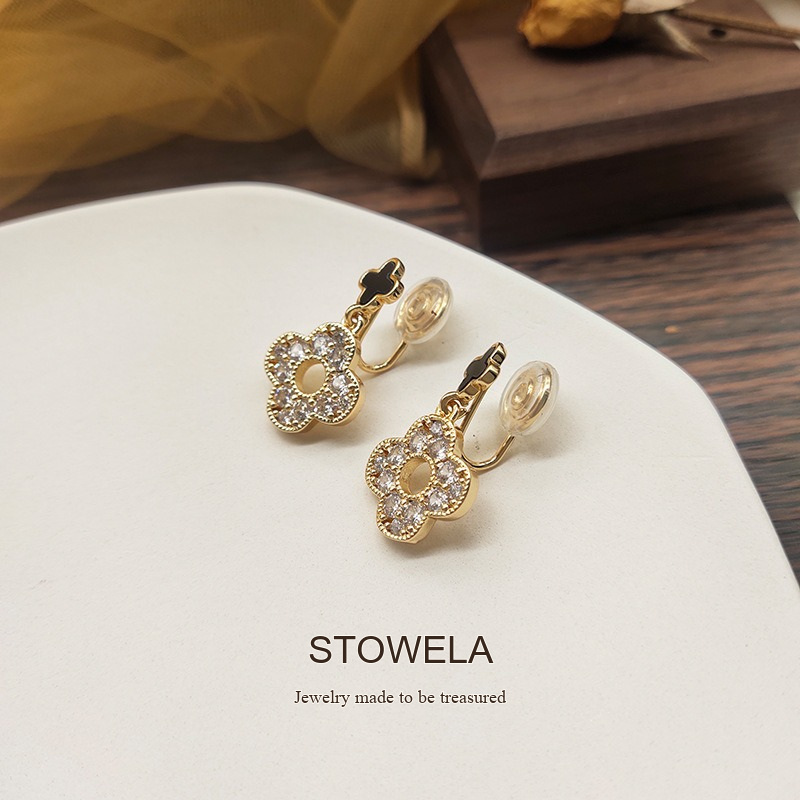 Celeste Sculptural Clip-On Earrings product image 3