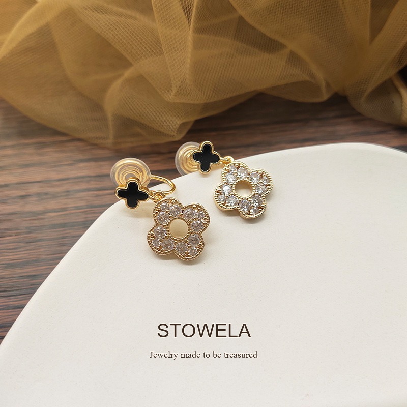 Celeste Sculptural Clip-On Earrings product image 4
