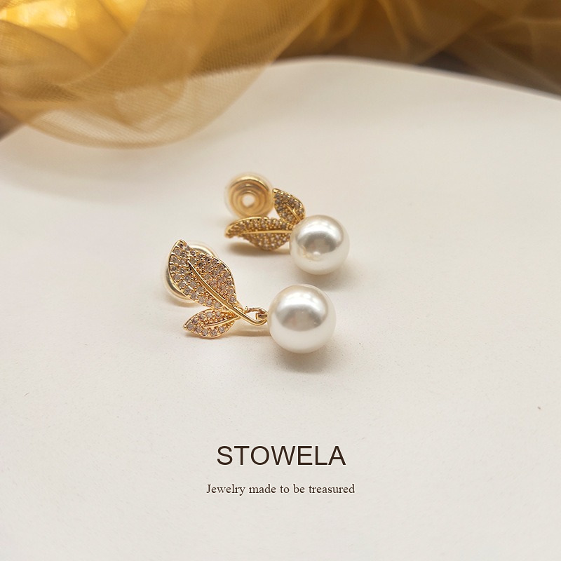 Élan Leaf Pearl Clip-On Earrings product image 4
