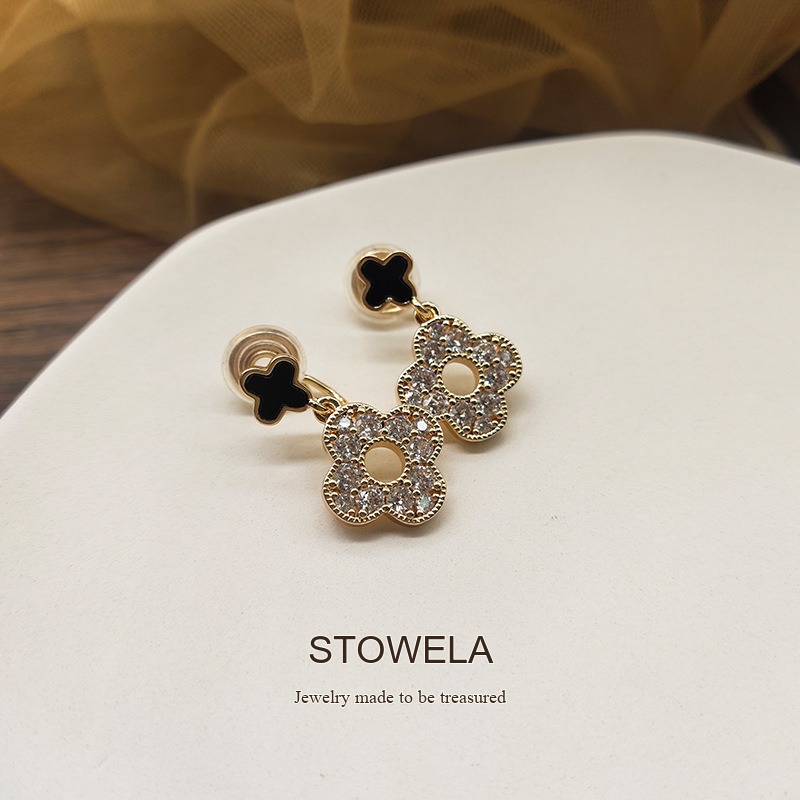 Celeste Sculptural Clip-On Earrings product image 5