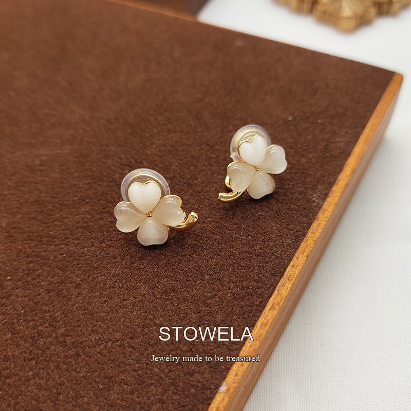 Noelle Clover Cat-Eye Clip-On Earrings product image 6