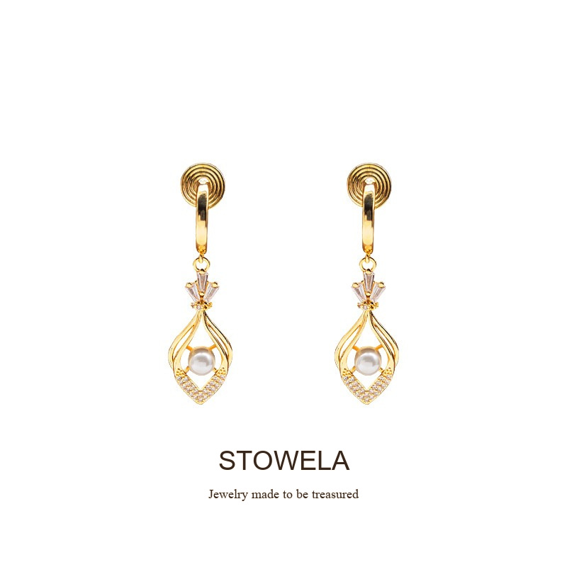 Celeste Leaf Pearl Geometric Clip-On Earrings product image 7