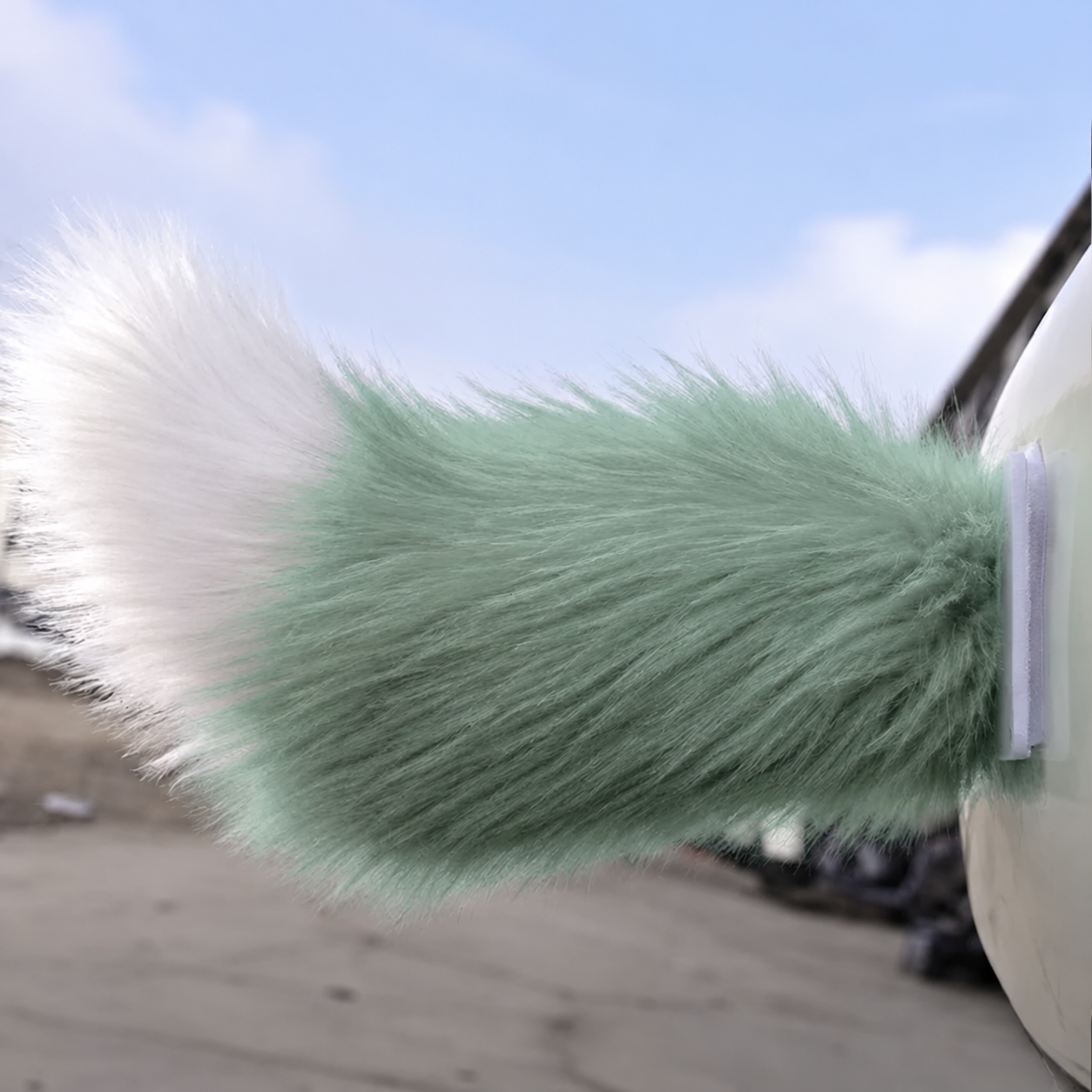 🔥 50% OFF – Electric Wagging Car Tail 🐾