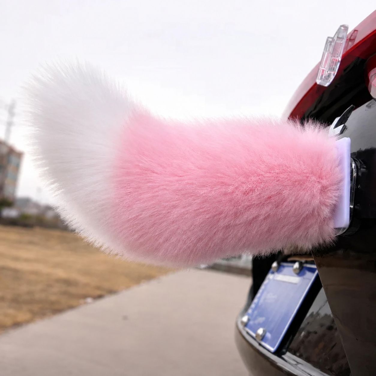 🔥 50% OFF – Electric Wagging Car Tail 🐾