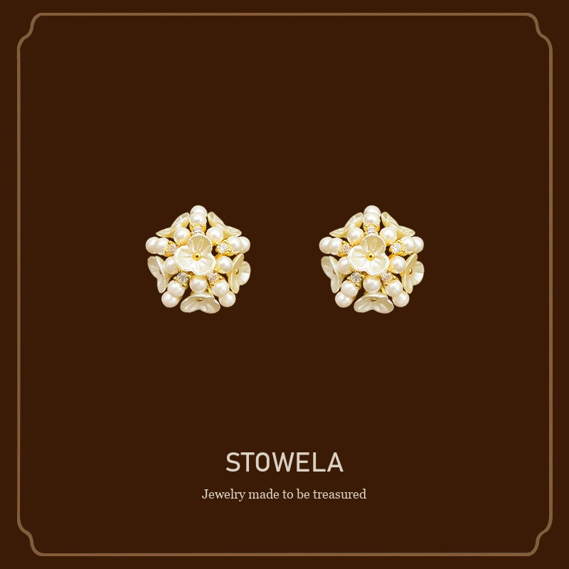 Élan Shell Pearl Clip-On Earrings product image 1