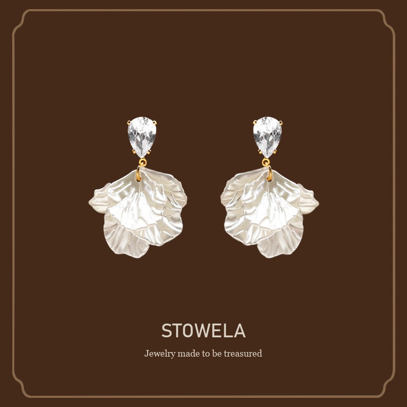 Amara Floral Leaf Clip-On Earrings product image 1