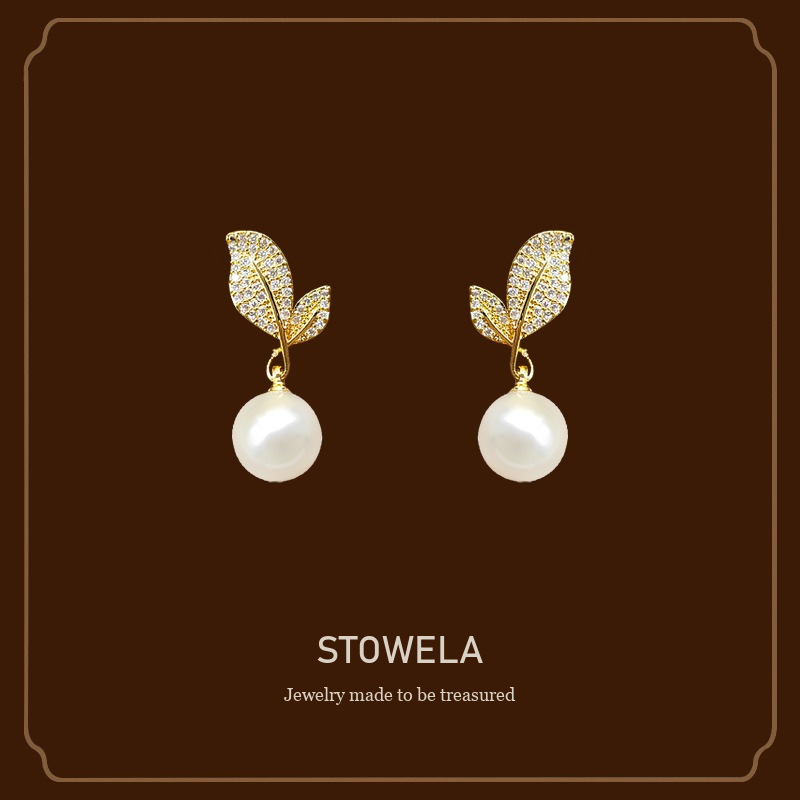 Élan Leaf Pearl Clip-On Earrings product image 1
