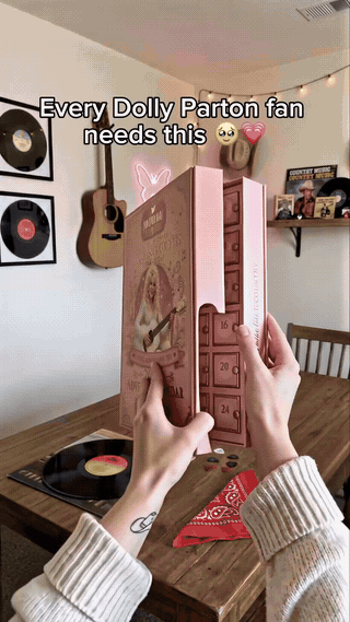 Animated look at the Country Queen 24-day collectible advent calendar