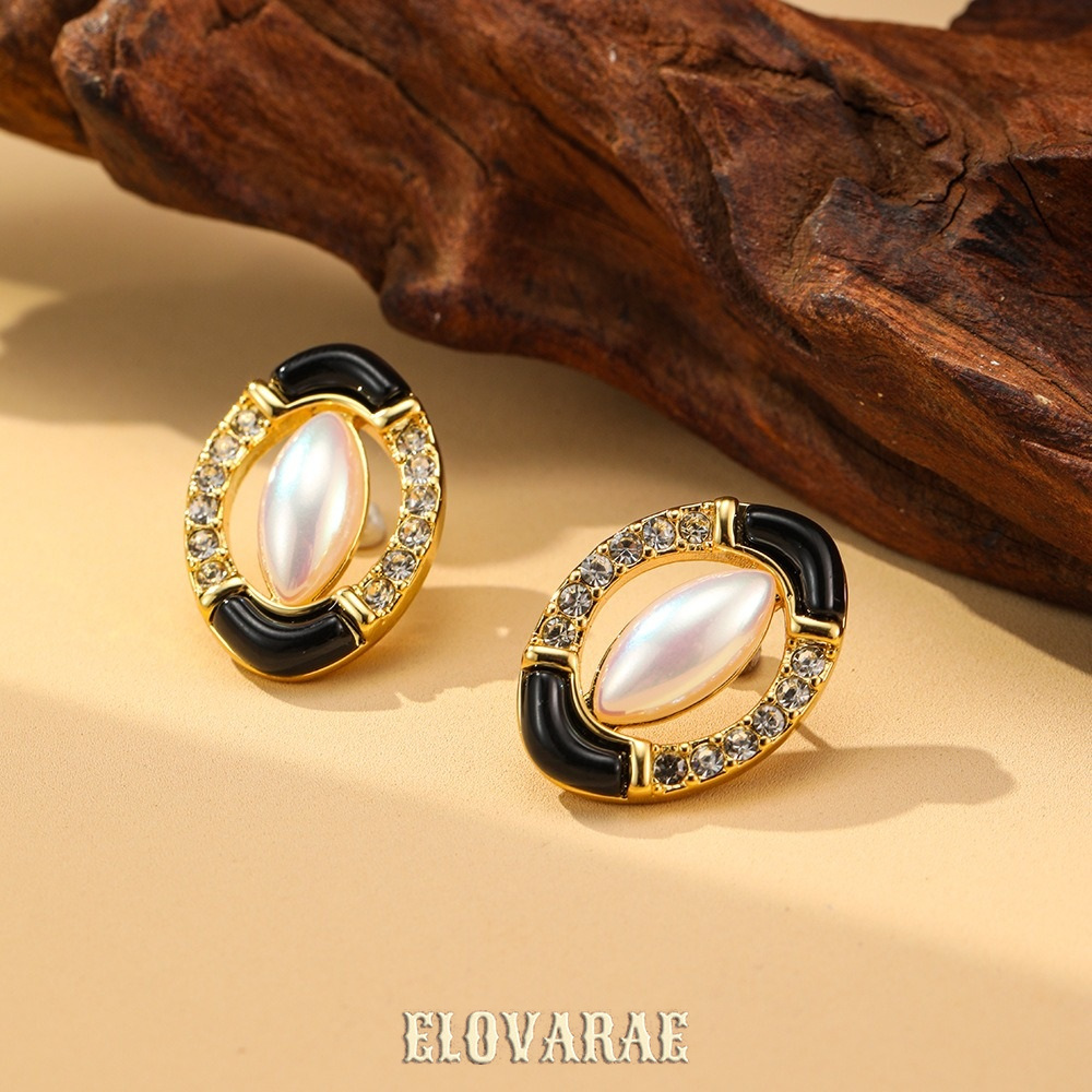 Vesper Bloom Pearl Geometric Stud Earrings product image 2