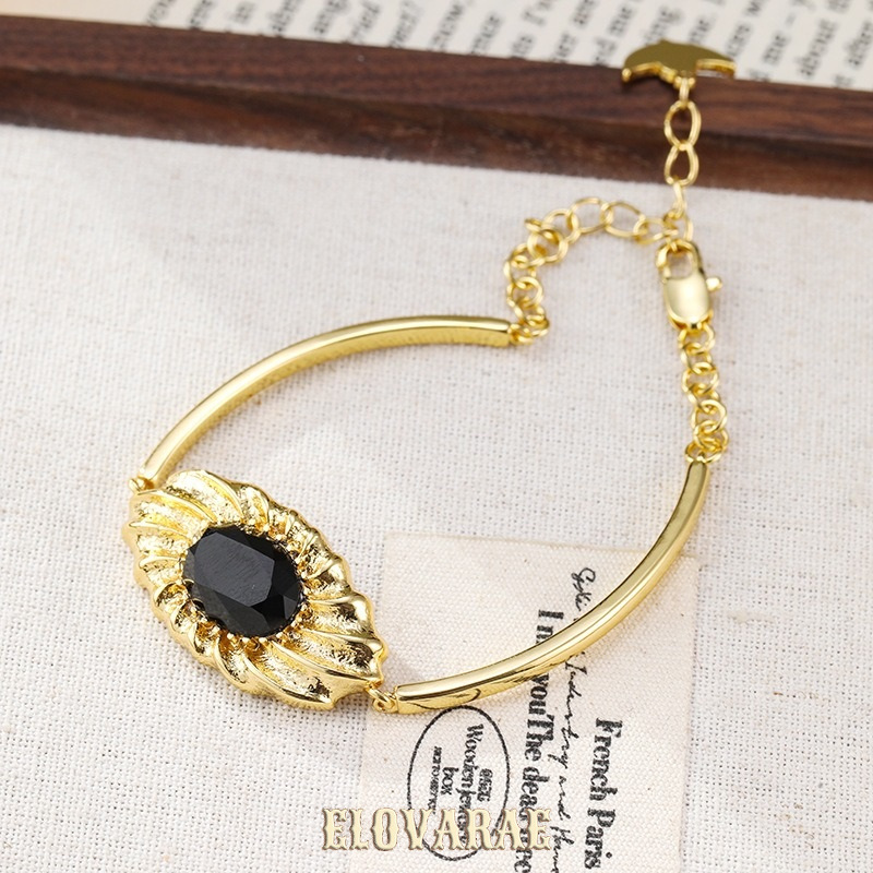 Elara Gleam Sculptural Chain Bracelet product image 2