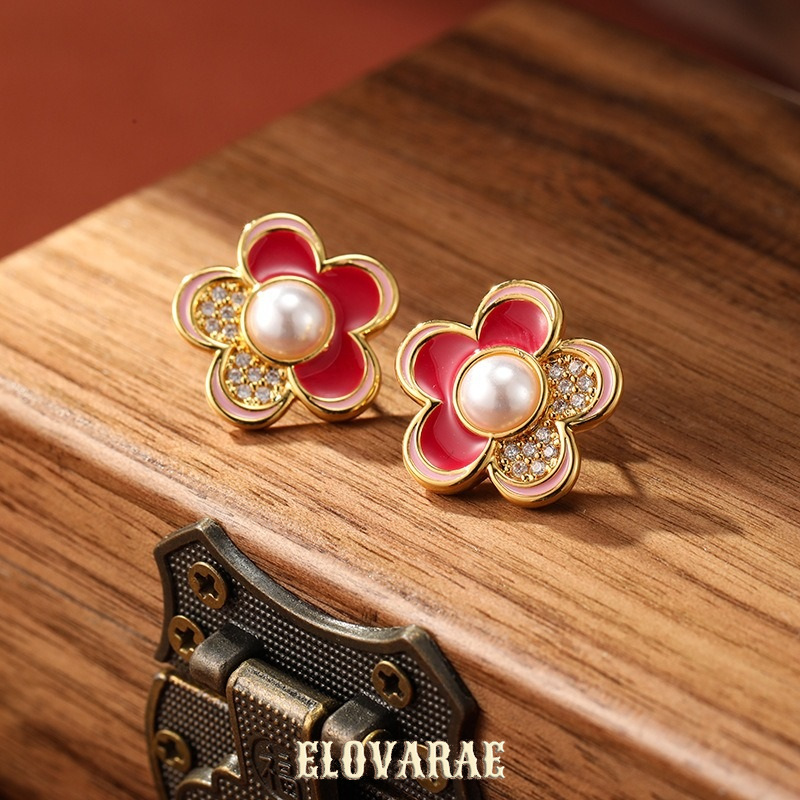 Noelle Lustre Pearl Floral Stud Earrings product image 3