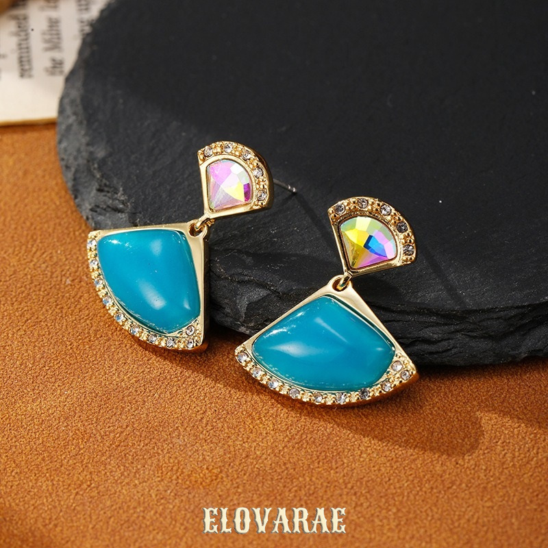 Evadne Petal Sculptural Stud Earrings product image 3