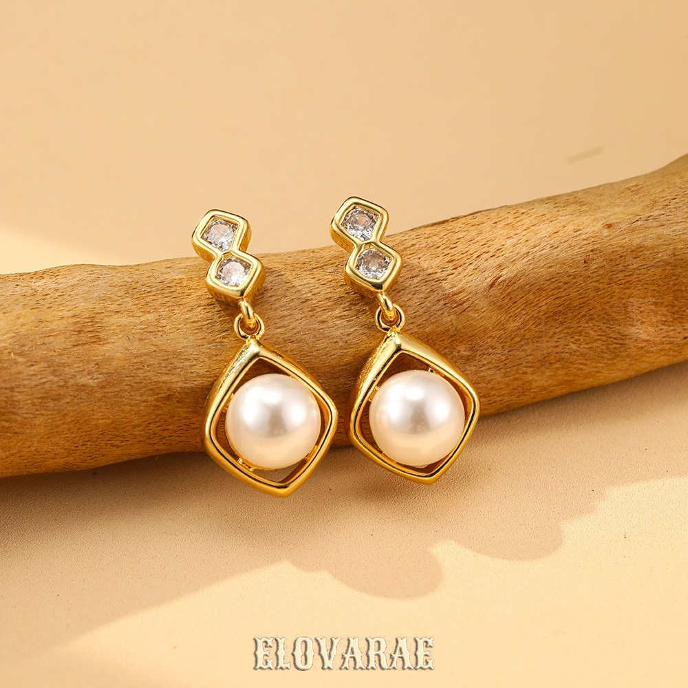 Noelle Bloom Pearl Crystal Stud Earrings product image 4