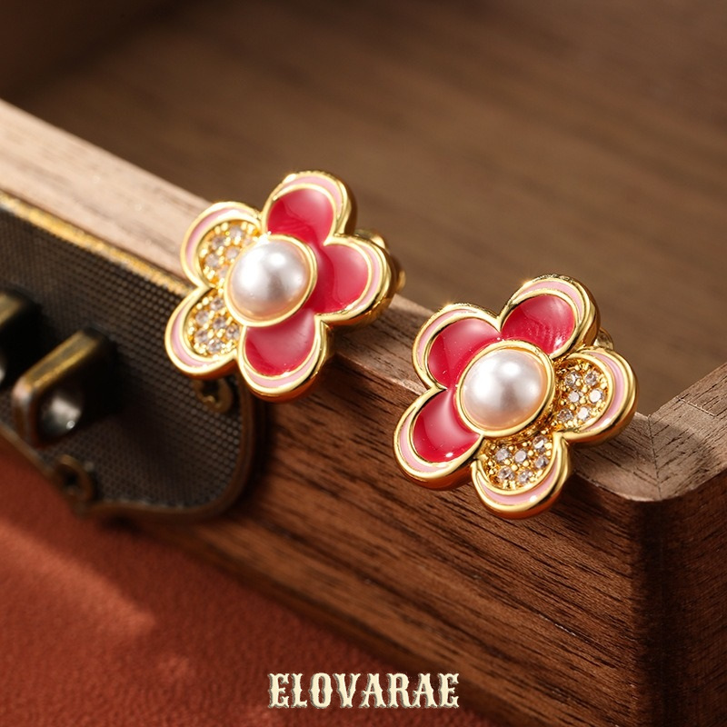 Noelle Lustre Pearl Floral Stud Earrings product image 4