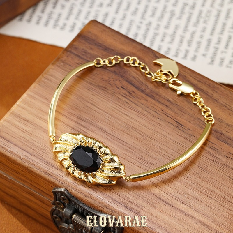 Elara Gleam Sculptural Chain Bracelet product image 4