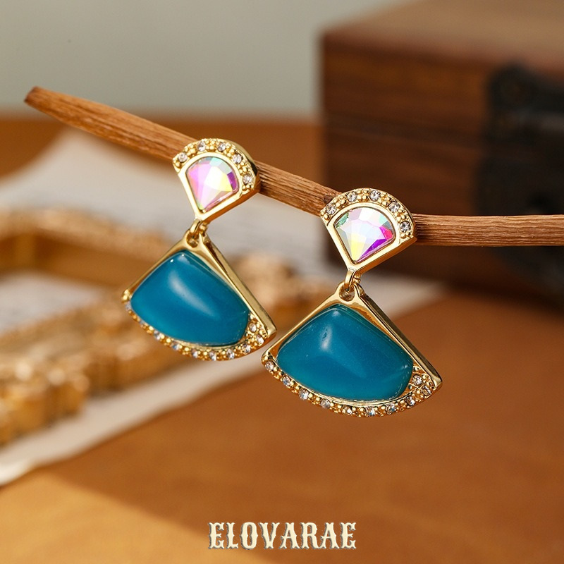Evadne Petal Sculptural Stud Earrings product image 4