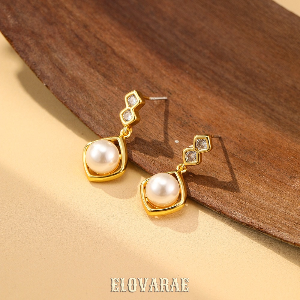 Noelle Bloom Pearl Crystal Stud Earrings product image 5