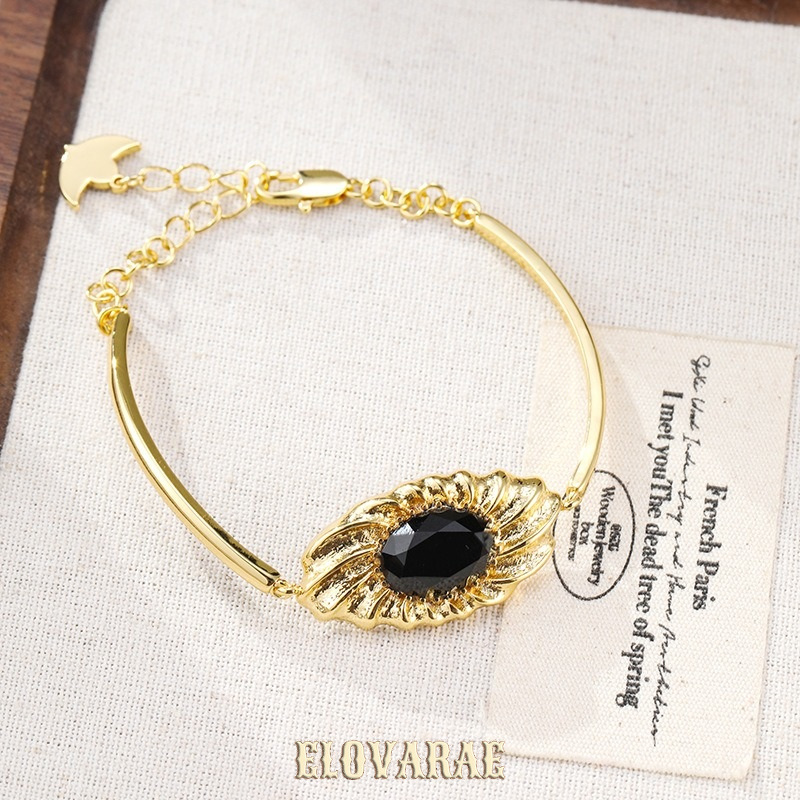 Elara Gleam Sculptural Chain Bracelet product image 5