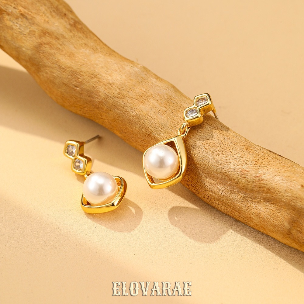 Noelle Bloom Pearl Crystal Stud Earrings product image 6
