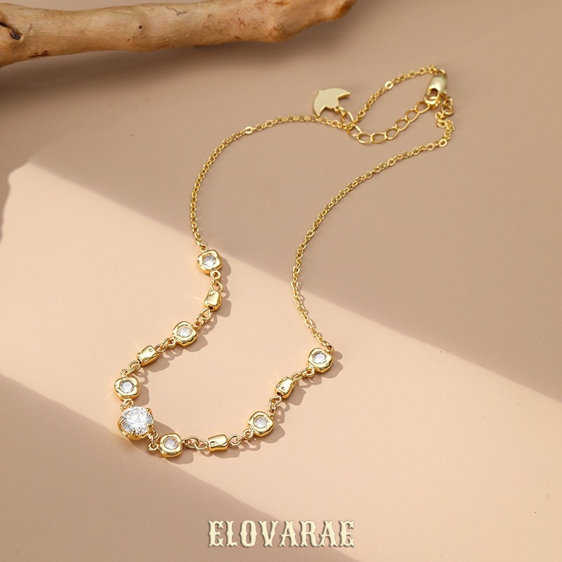 Ophelia Halo Crystal Pendant Necklace product image 7