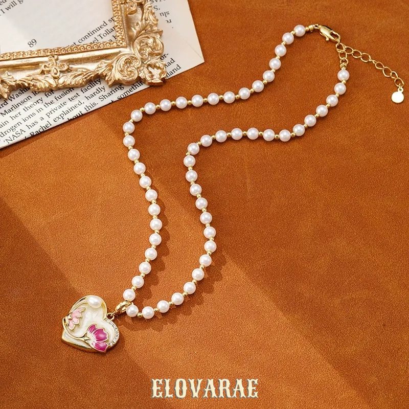 Elara Lustre Pearl Heart Pendant Necklace product image 6