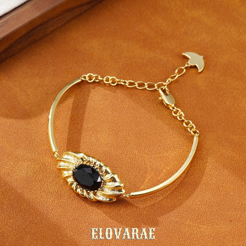 Elara Gleam Sculptural Chain Bracelet product image 6