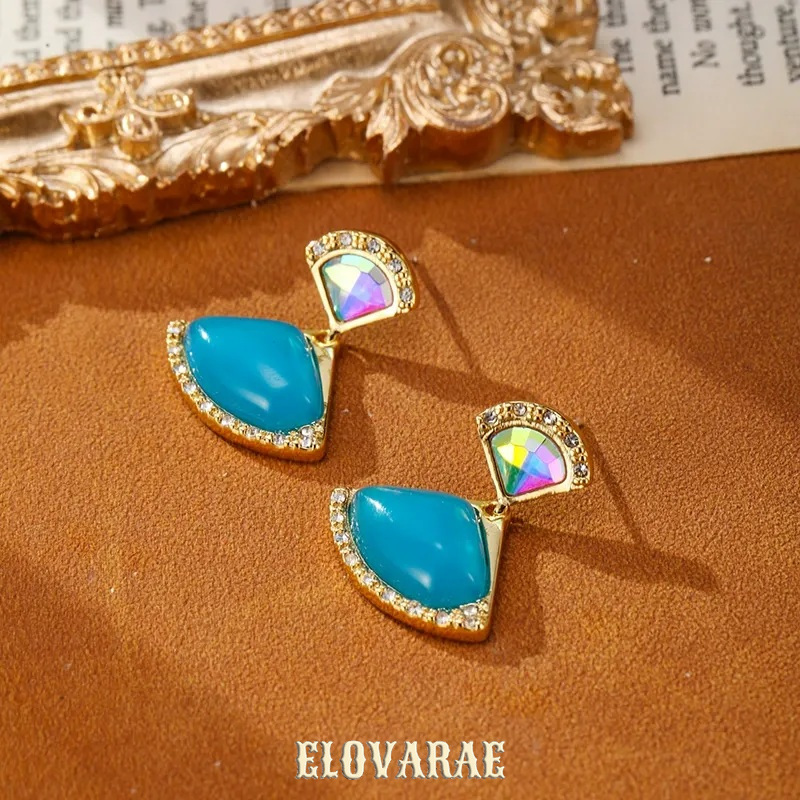 Evadne Petal Sculptural Stud Earrings product image 6