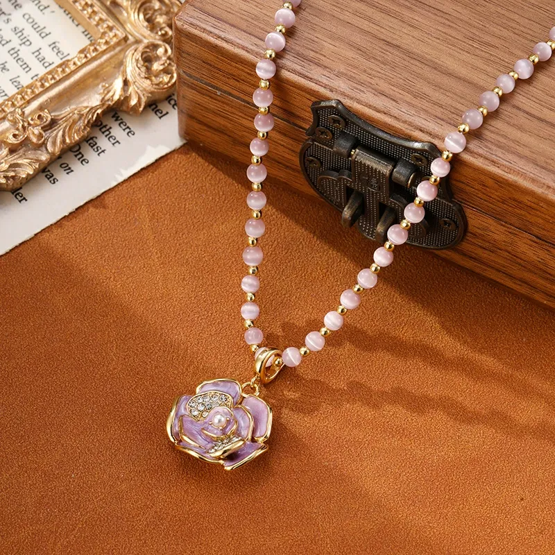 Necklaces & Pendants