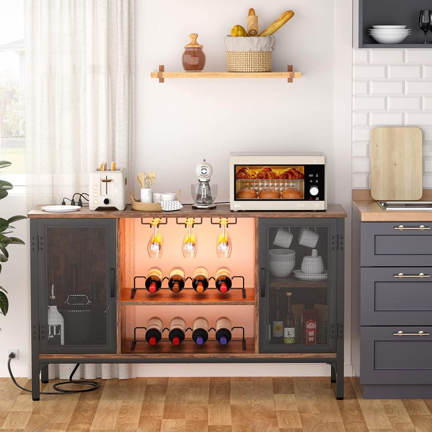 Homieasy Gabinete de Bar de Vino con Tomas de Corriente y Luces LED, Gabinete Industrial para Licor con Estantes de Vino Ajustables, Gabinetes de Estación de Café con Almacenamiento para Cocina/Hogar