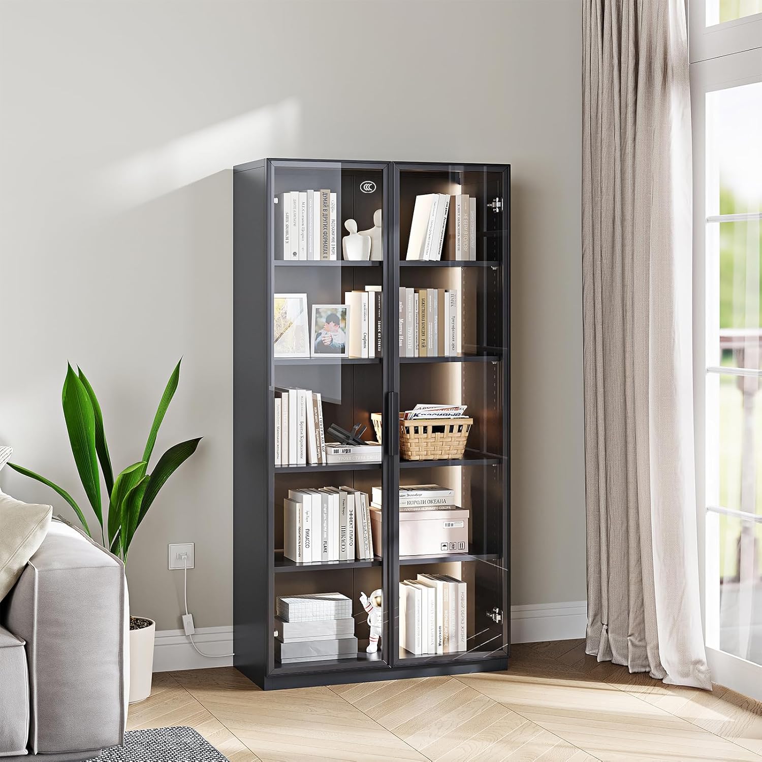 PEUKC - Vitrina con puertas de vidrio, vitrinas con 4 estantes ajustables y cerradura para el hogar, la oficina, la clínica, la despensa, requiere ensamblaje, negro, color madera