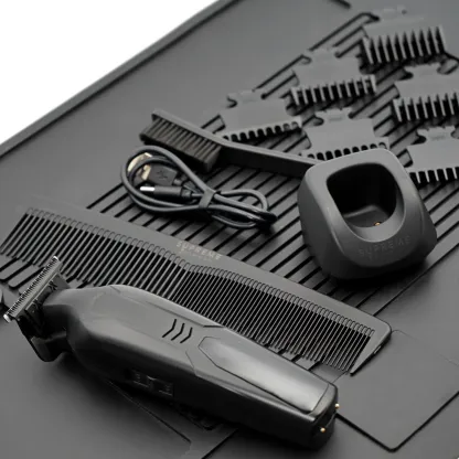 Supreme Trimmer VADER Lite: Cortapelos tipo T-Liner con 6 peines guía, carga USB-C, batería de larga duración, motor de 6,5 W y 7000 RPM para cortes precisos; diseño ergonómico para uso prolongado, inalámbrico y fabricado en acero.