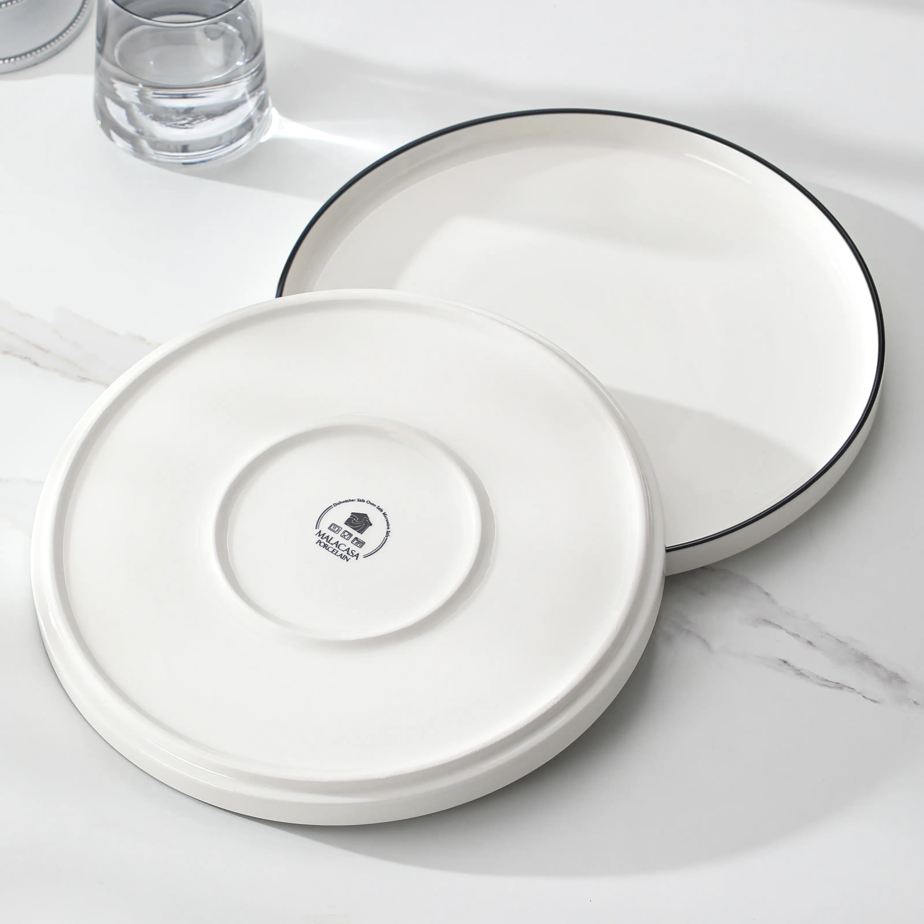 Juego de vajilla de porcelana: servicio de vajilla de cerámica para 4 o 6 personas; incluye platos, cuencos y platos para pasta resistentes a los golpes, aptos para microondas y lavavajillas.