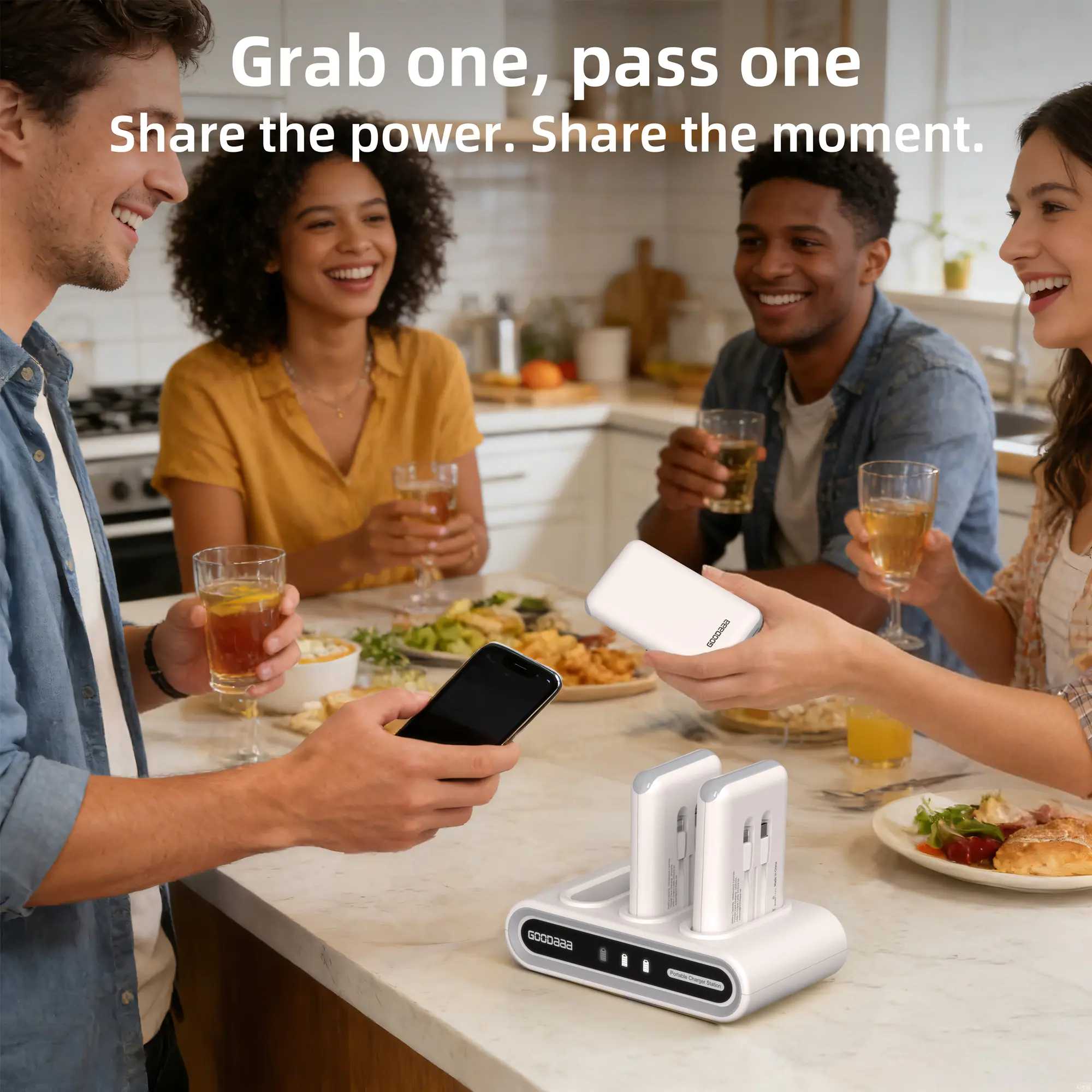 Paquete de 3 baterías externas de 10 000 mAh con base de carga, cables integrados, dispositivos tecnológicos innovadores y cargador portátil.