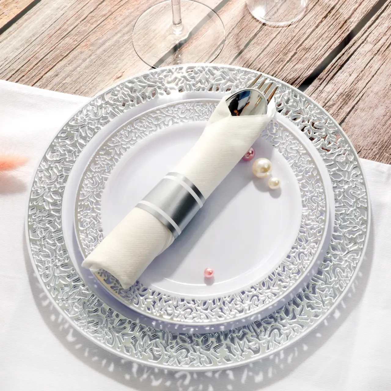 Juegos de vajilla, platos de plástico dorados. Incluye: platos llanos, platos de postre, cubiertos de plástico dorados, vasos para fiestas, vajilla desechable, a prueba de fugas.