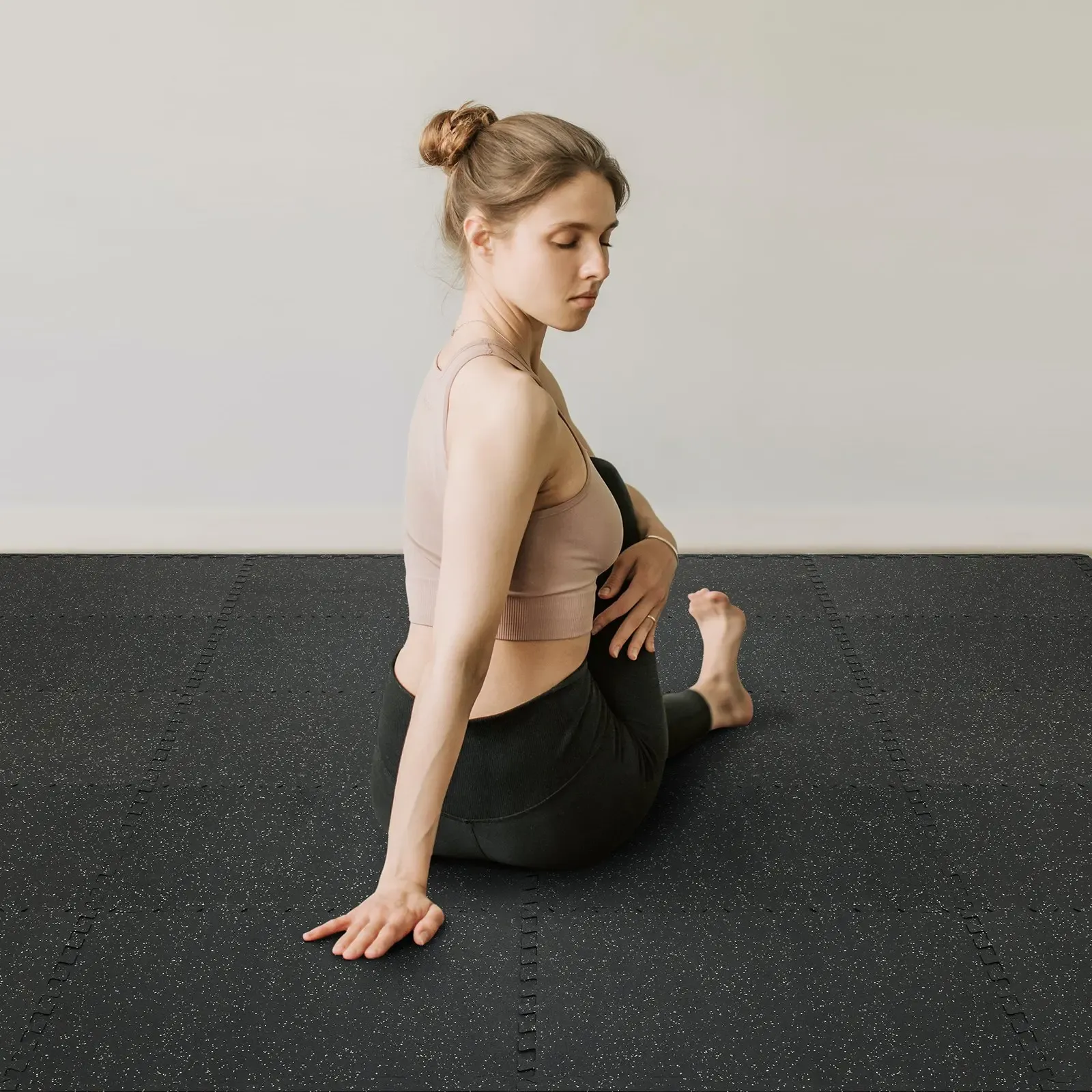 25 alfombrillas de gimnasio de 1/2 pulgada de grosor, 24" x 24", de espuma EVA y goma, entrelazables, con cobertura de 100 pies cuadrados, suelo tipo puzle impermeable para gimnasio, hogar, garaje y sótano.