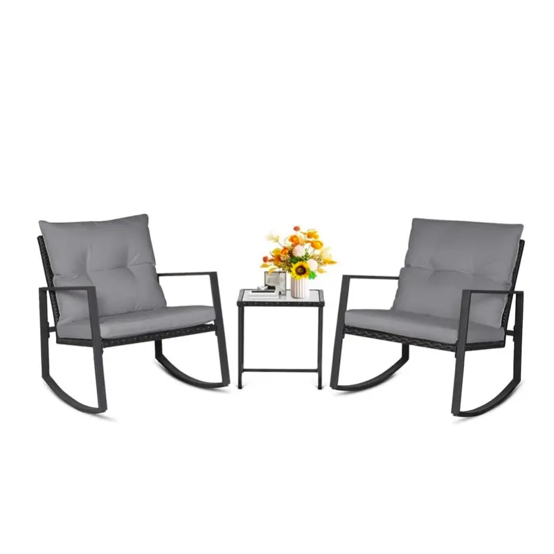 Set de bistró mecedor para exteriores de 3 piezas: muebles de mimbre negro, sillas para porche y mesa de centro de cristal.