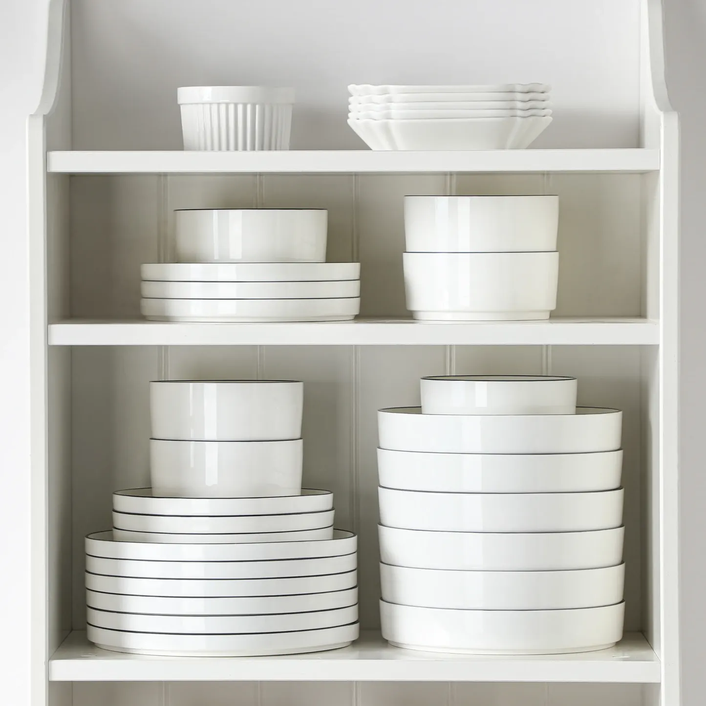 Juego de vajilla de porcelana: servicio de vajilla de cerámica para 4 o 6 personas; incluye platos, cuencos y platos para pasta resistentes a los golpes, aptos para microondas y lavavajillas.