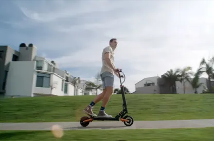 Ultra-Smooth Suspension E-Scooter to propel you fast.