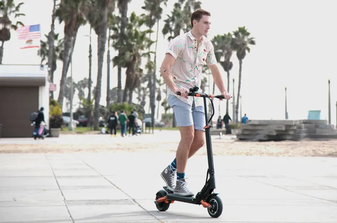 Ultra-Smooth Suspension E-Scooter to propel you fast.