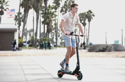Ultra-Smooth Suspension E-Scooter to propel you fast.