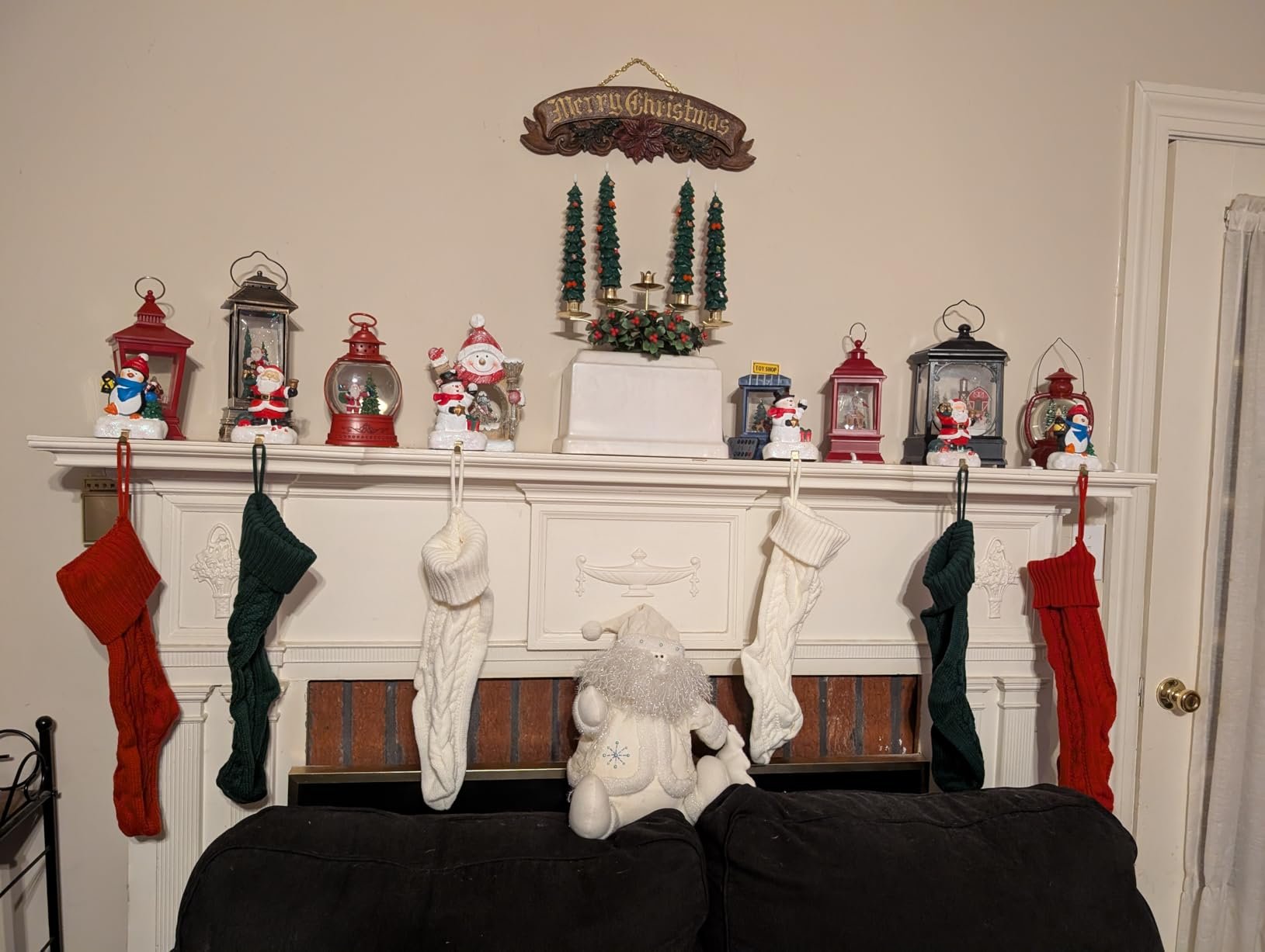 Beautiful and festive! 🎄🕯️