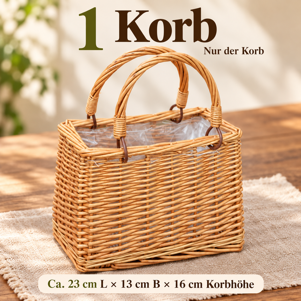 Ein leerer Flechtkorb mit Innenfolie und Korbmaßen in Zentimetern